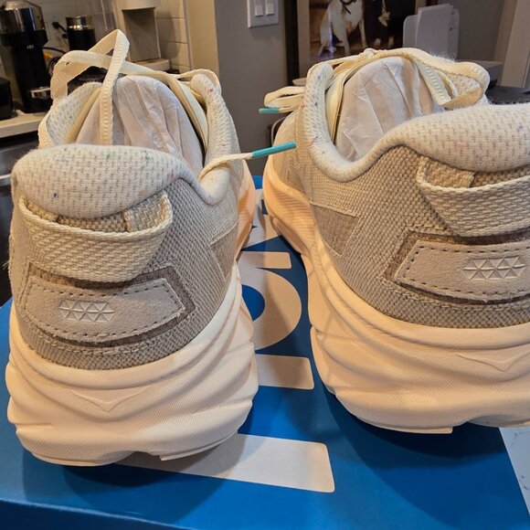 Hoka One One Vibrant Bloom U CLIFTON ONE9 BP - ALABASTER / CIELO BLUE Men's 12 - Picture 6 of 13